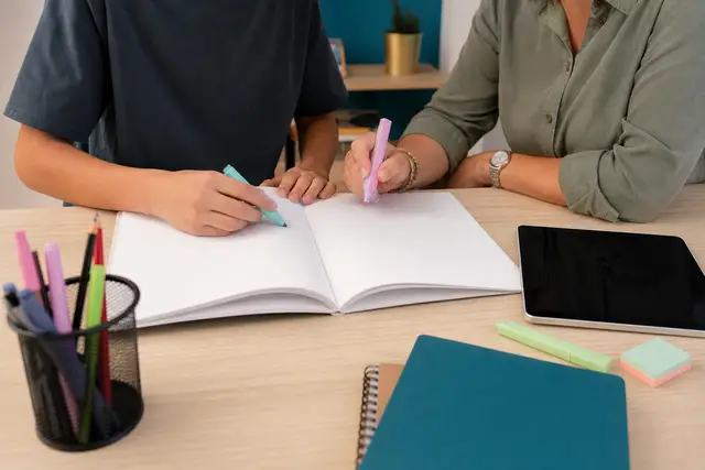 DSA a scuola: PDP, strumenti compensativi e tutor — la guida per i genitori